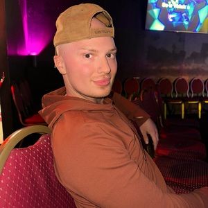 Meet your Posher, Colin